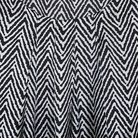 Notations Sleeveless Blouse Top - Picture 2 of 4